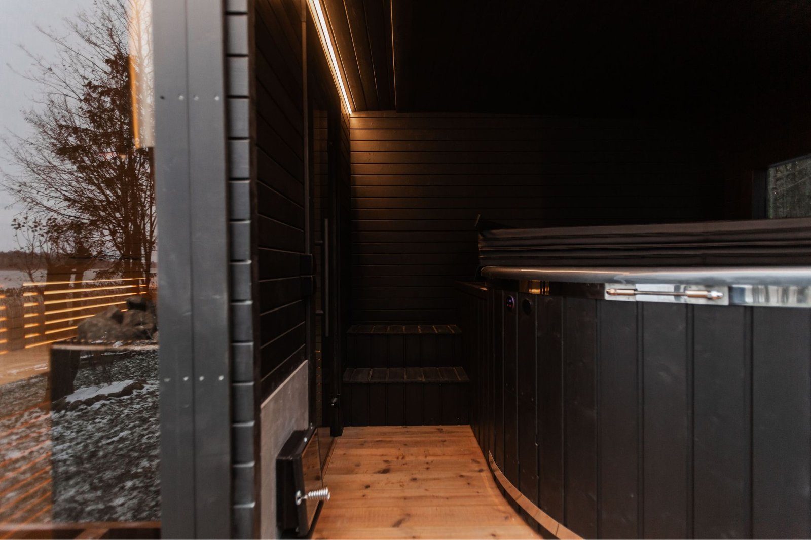 2in1 LUX sauna + hot tub - 32